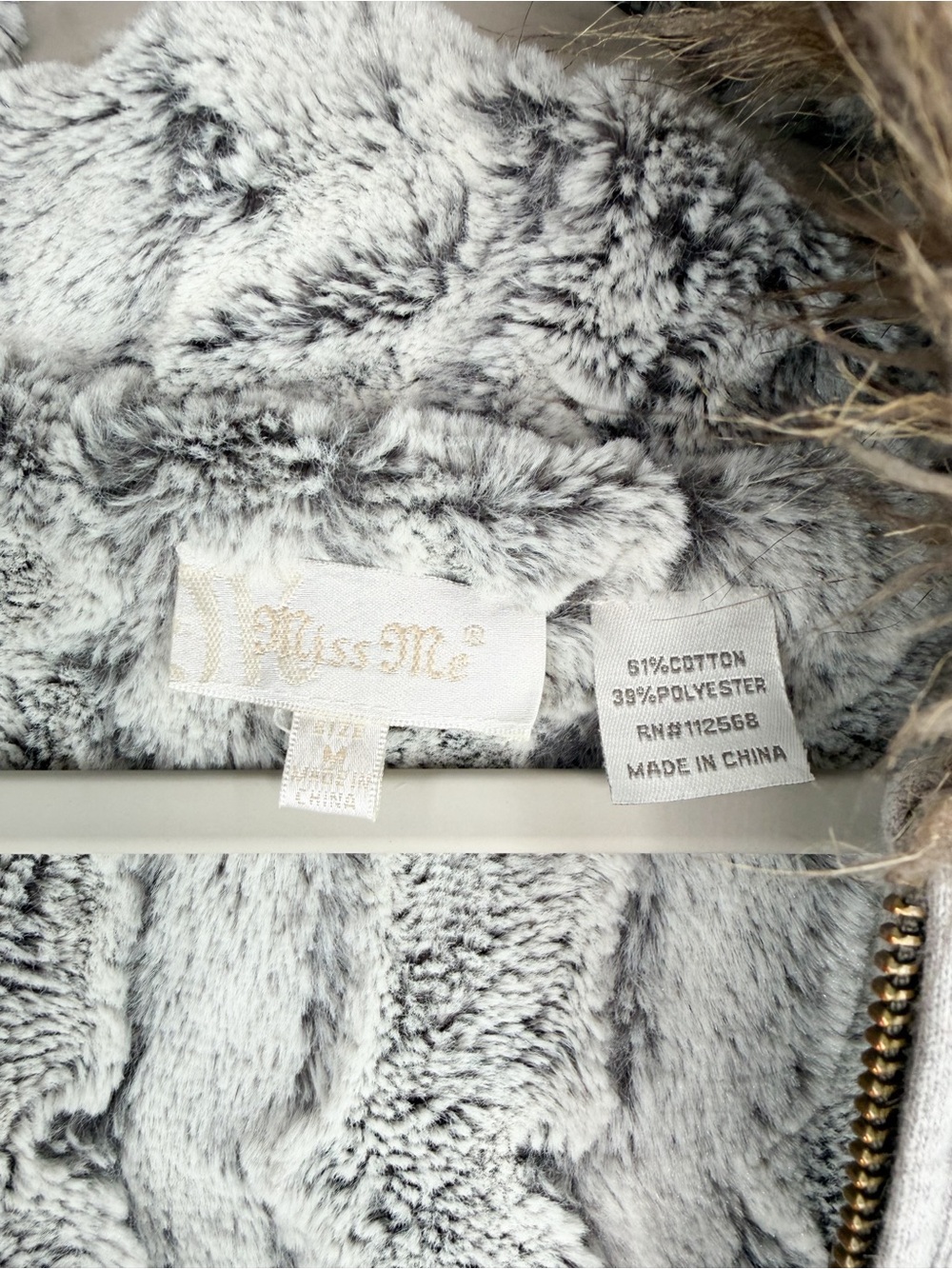 Vintage Miss Me Y2K Gray Faux Fur Lined Bling Hooded Zip Up Sweater Size Medium - Picture 12 of 13